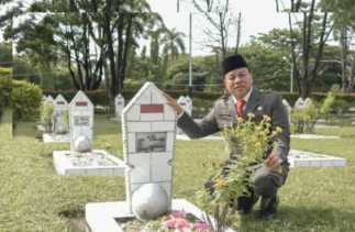 Warisan Patriotisme: Bupati Kuansing Kunjungi Makam Kakek Pejuang 1945