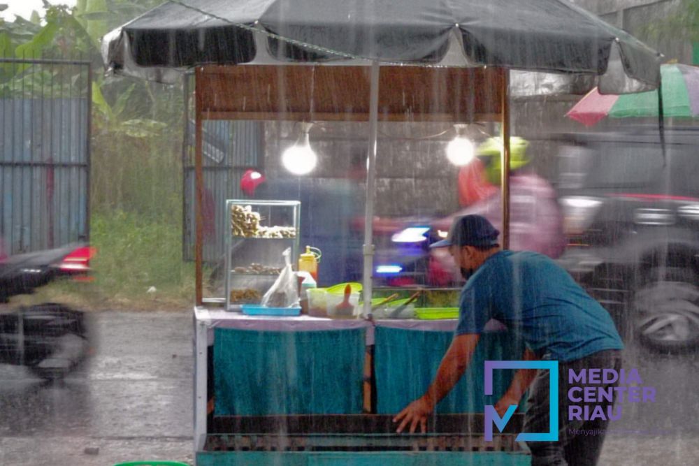 BMKG: Riau Masih Berpeluang Hujan, Hotspot Muncul 57 Titik