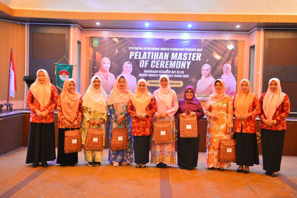 Sempena HUT ke-26, Darma Wanita Persatuan Riau Gelar Pelatihan MC