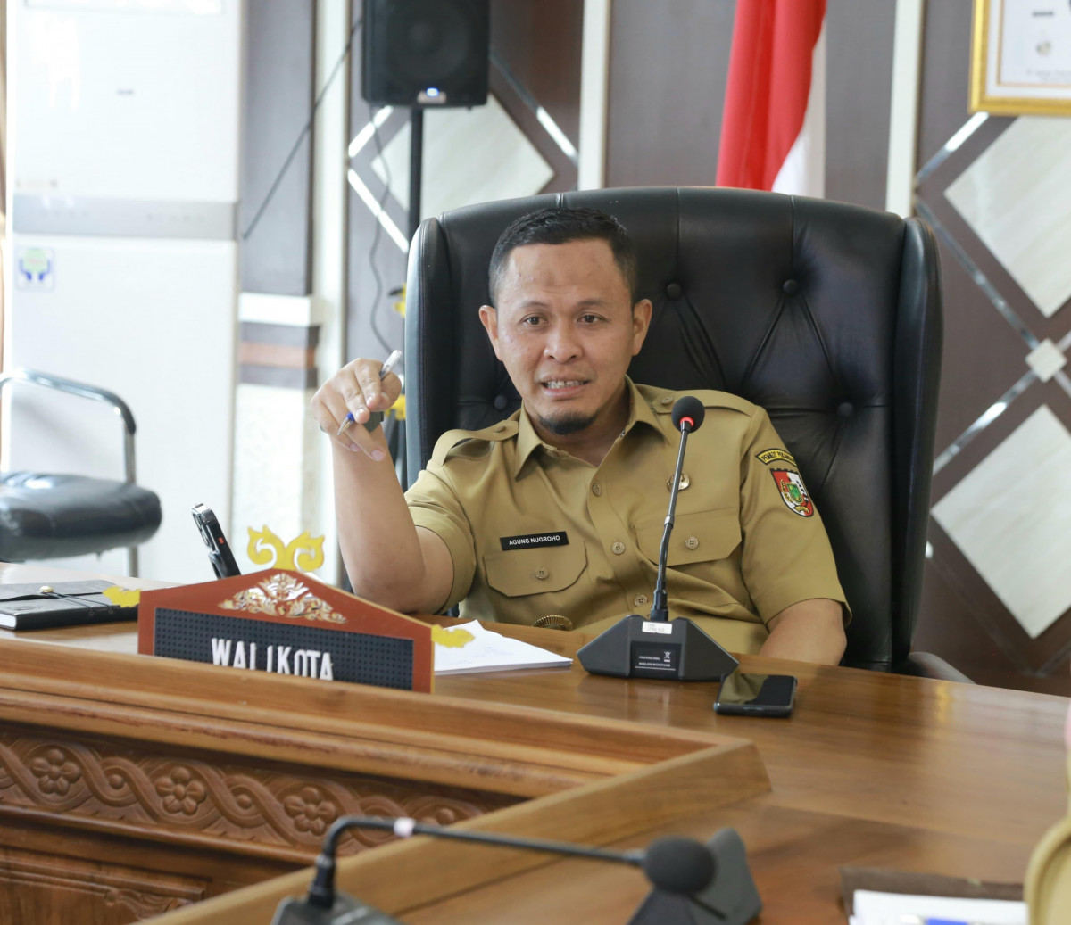 Pemko Pekanbaru Tertibkan Tiang Billboard Tak Berizin, Diganti Videotron