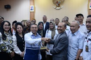 Gubri Abdul Wahid Tampung Aspirasi Ikatan Keluarga Batak Riau