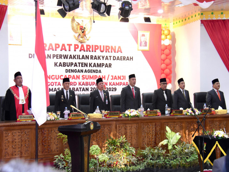 Resmi dilantik, Pj Bupati Kampar Hambali Ucapkan Selamat Bertugas dan Mengemban Amanah Kepada Anggota DPRD Kampar Periode 2024 - 2029