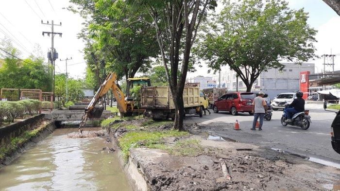Pemko Pekanbaru Targetkan 900 Kilometer Drainase Dinormalisasi Tahun Ini