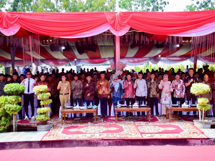 Bupati Kampar Silaturahmi Bersama PWRI, Pepabri, Legiun Veteran dan Tokoh Masyarakat dalam Semarak HUT ke-81 RI