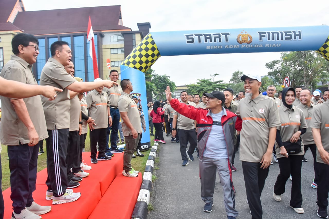 Olahraga Bersama Hari Bhayangkara ke-78 di Polda Riau, Wabup Sebut Bengkalis Siap Jaga Soliditas