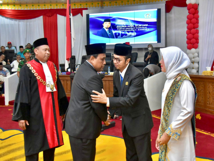 Mewakili Pj Bupati Kampar, Asisten II Hadiri Pelantikan Pimpinan Defenitif DPRD Kampar Masa Jabatan 2024-2029.