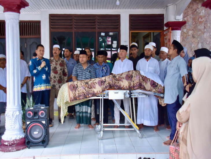 Bidang Pendidikan Kabupaten Kampar Berduka, Pj Bupati Kampar Berkunjung untuk Belasungkawa ke Rumah Tokoh Pendidikan Kampar