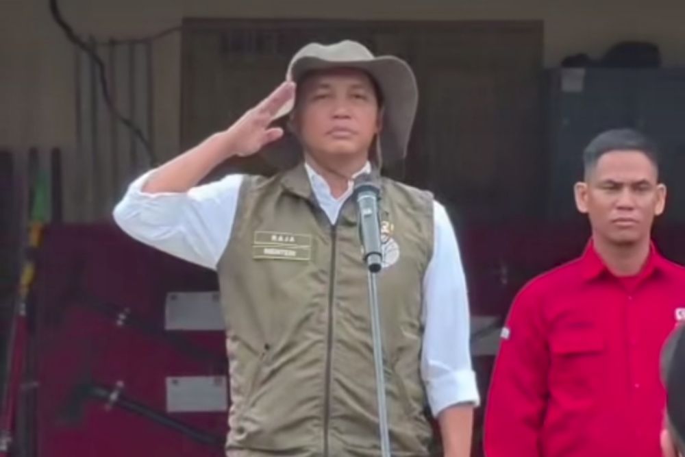 Berkunjung ke Riau, Menteri Kehutanan Disambut Secara Adat